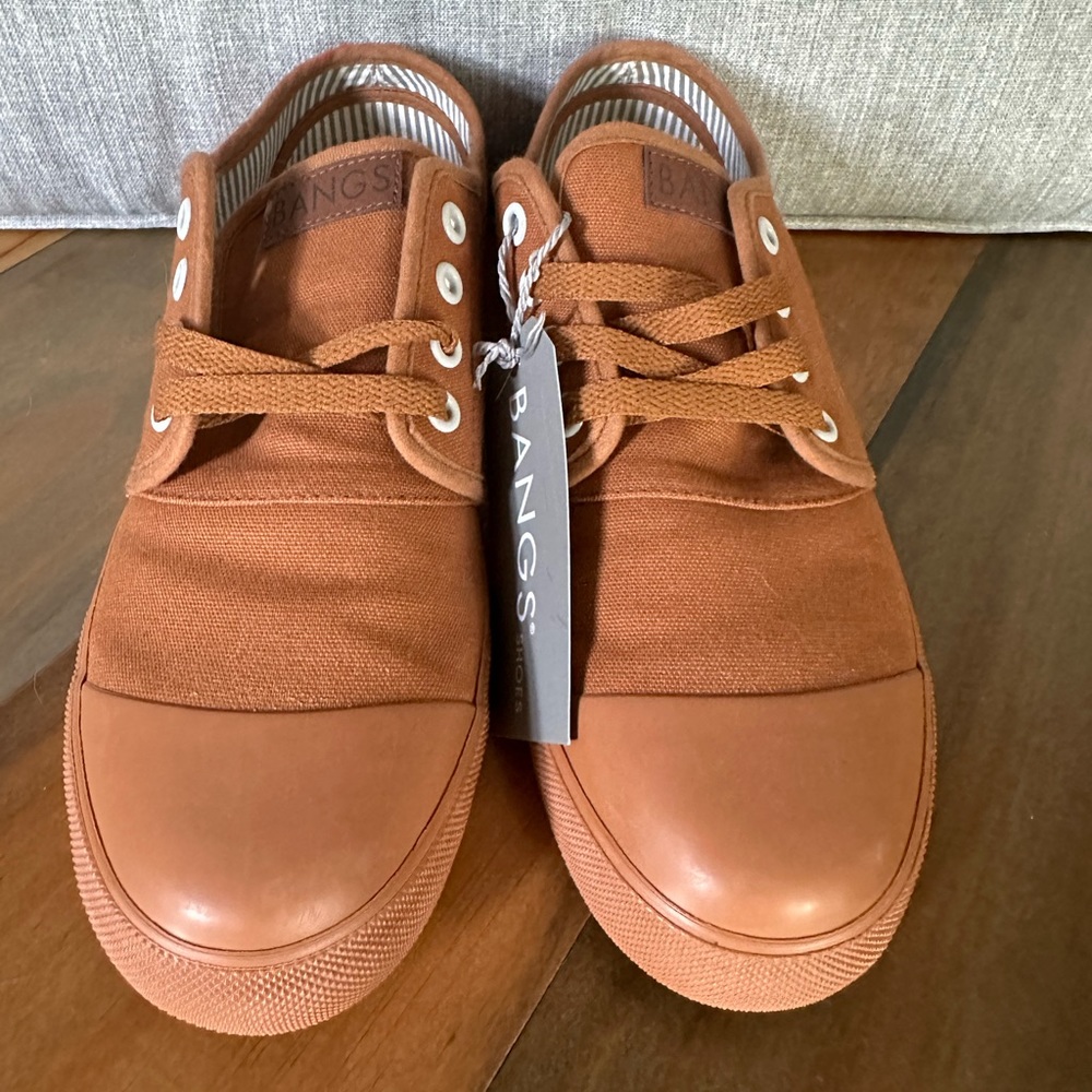 BANGS Low Top Canvas Sneakers NWT Size 9W